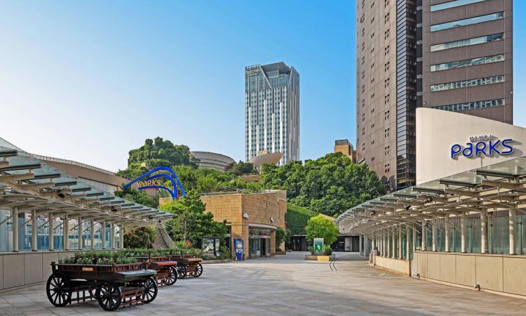 Centara Grand Hotel Osaka（センタラグランドホテル大阪）。アクセス・ロケーション。洗練された近代建築のホテル。優雅なホテルステイを兼ねた滞在型の結婚式も実現